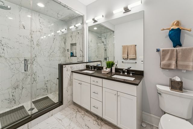 5748 N Hermitage Avenue 410, Chicago, IL 60660