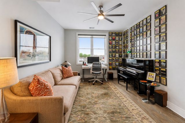 5748 N Hermitage Avenue 410, Chicago, IL 60660