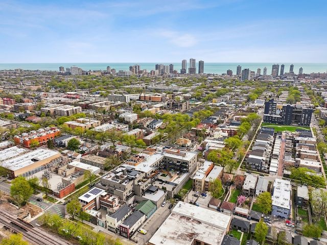 5748 N Hermitage Avenue 410, Chicago, IL 60660