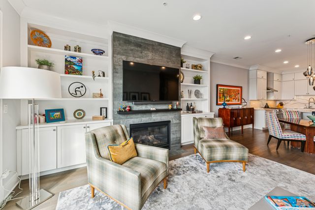 5748 N Hermitage Avenue 410, Chicago, IL 60660