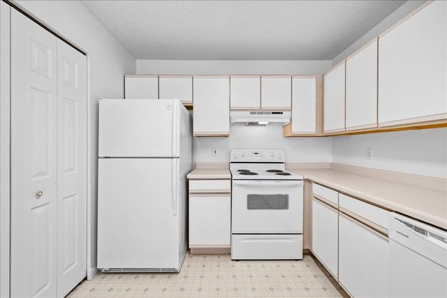 1344 Carriage Drive 1344C, Hudson, WI 54016
