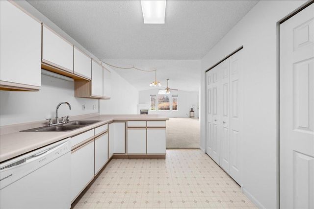 1344 Carriage Drive 1344C, Hudson, WI 54016