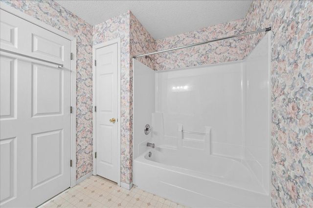 1344 Carriage Drive 1344C, Hudson, WI 54016