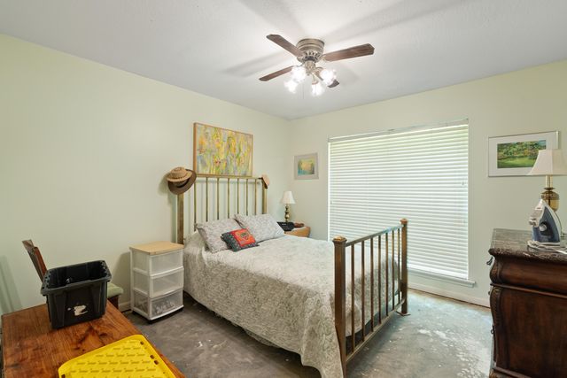 2311 Sunset Dr., Hattiesburg, MS 39402