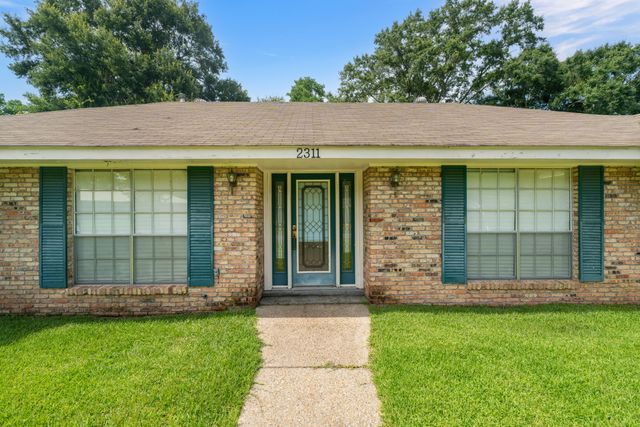2311 Sunset Dr., Hattiesburg, MS 39402