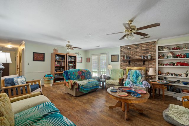 2311 Sunset Dr., Hattiesburg, MS 39402