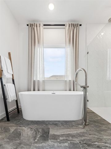 1800 Mesquite Trail, Dayton, TX 77535