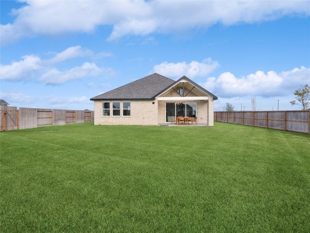 1800 Mesquite Trail, Dayton, TX 77535