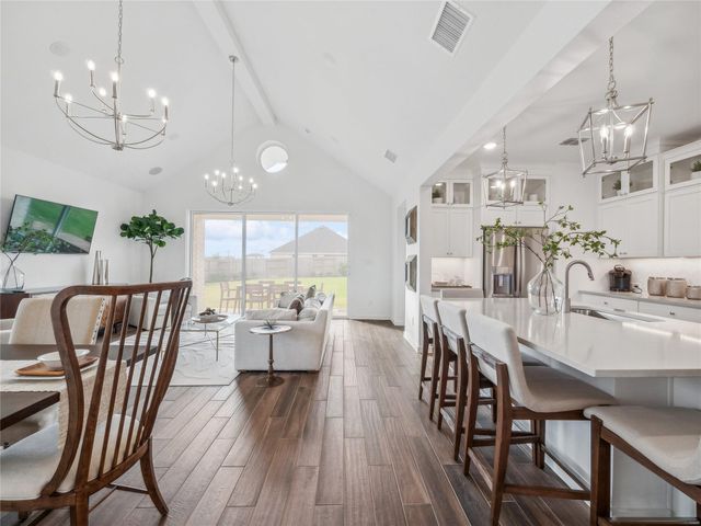 1800 Mesquite Trail, Dayton, TX 77535