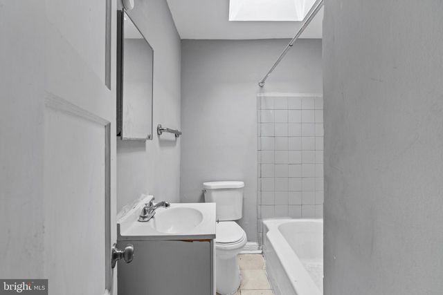 38 HILLVALE RD, Baltimore, MD 21229