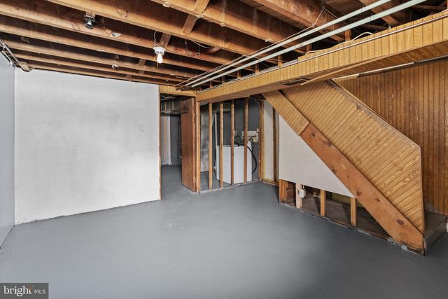 38 HILLVALE RD, Baltimore, MD 21229