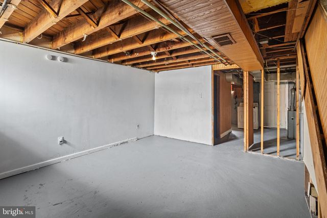 38 HILLVALE RD, Baltimore, MD 21229