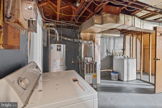 38 HILLVALE RD, Baltimore, MD 21229