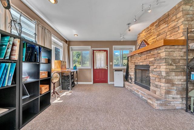 17 Valley View RD, Hardy, VA 24101