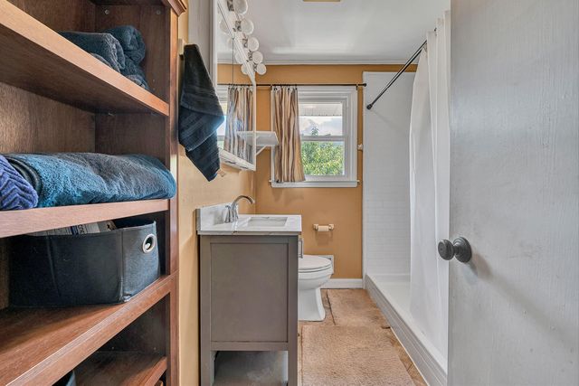 17 Valley View RD, Hardy, VA 24101