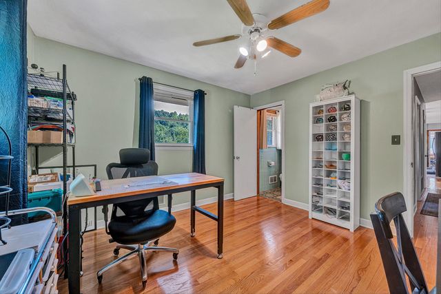 17 Valley View RD, Hardy, VA 24101