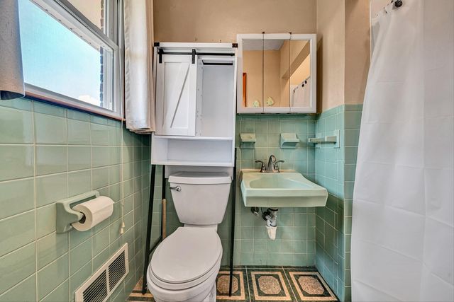 17 Valley View RD, Hardy, VA 24101