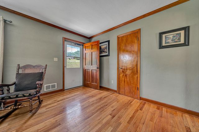 17 Valley View RD, Hardy, VA 24101