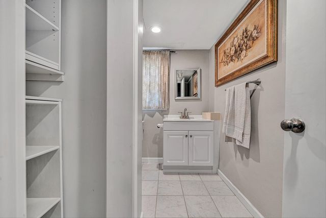 17 Valley View RD, Hardy, VA 24101
