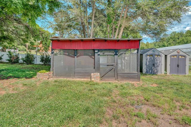 17 Valley View RD, Hardy, VA 24101