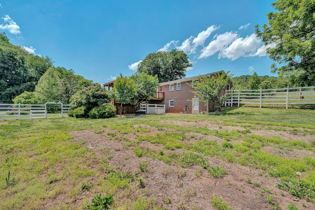 17 Valley View RD, Hardy, VA 24101