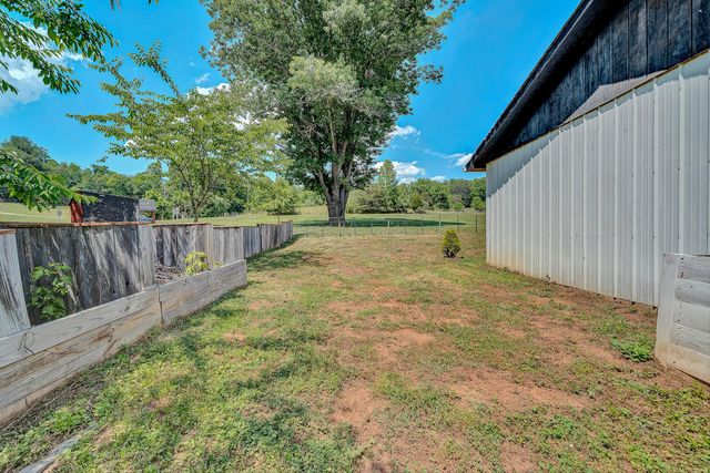 17 Valley View RD, Hardy, VA 24101