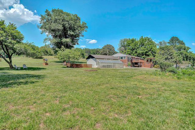 17 Valley View RD, Hardy, VA 24101