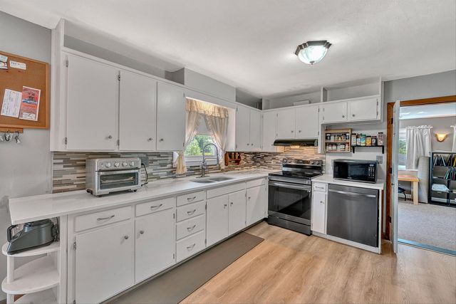 17 Valley View RD, Hardy, VA 24101