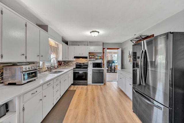 17 Valley View RD, Hardy, VA 24101