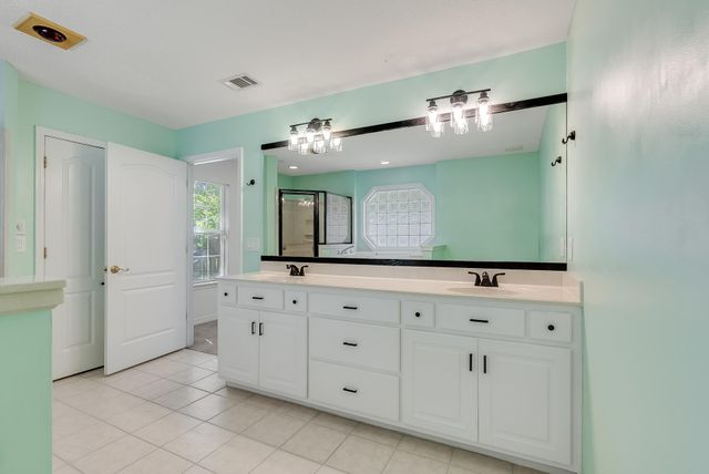 54 Hillcrest Drive, Shalimar, FL 32579