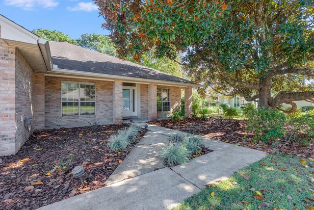 54 Hillcrest Drive, Shalimar, FL 32579