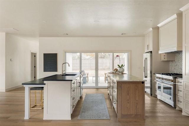 1808 Westminster Place, Nichols Hills, OK 73120