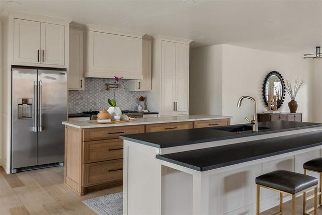 1808 Westminster Place, Nichols Hills, OK 73120