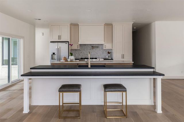 1808 Westminster Place, Nichols Hills, OK 73120