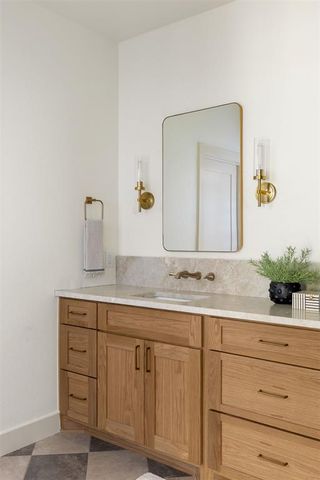 1808 Westminster Place, Nichols Hills, OK 73120