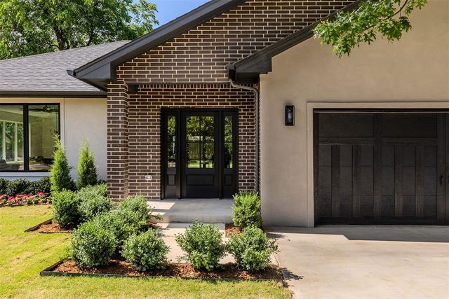 1808 Westminster Place, Nichols Hills, OK 73120