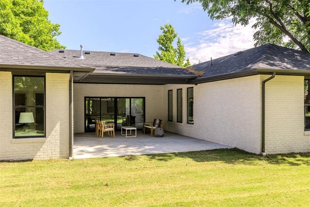 1808 Westminster Place, Nichols Hills, OK 73120