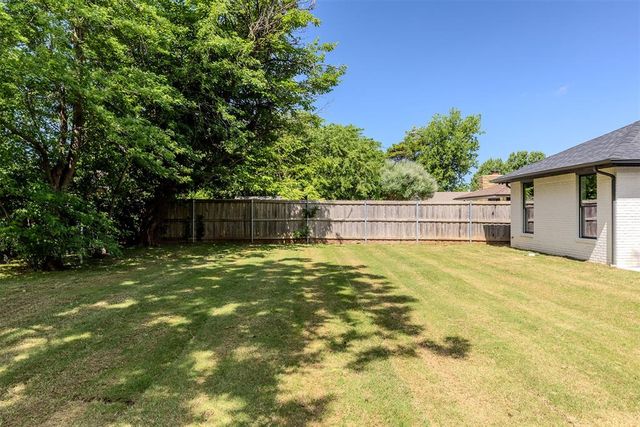 1808 Westminster Place, Nichols Hills, OK 73120