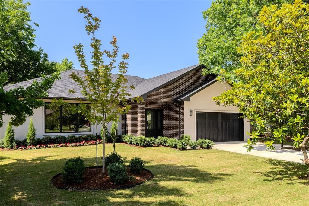 1808 Westminster Place, Nichols Hills, OK 73120