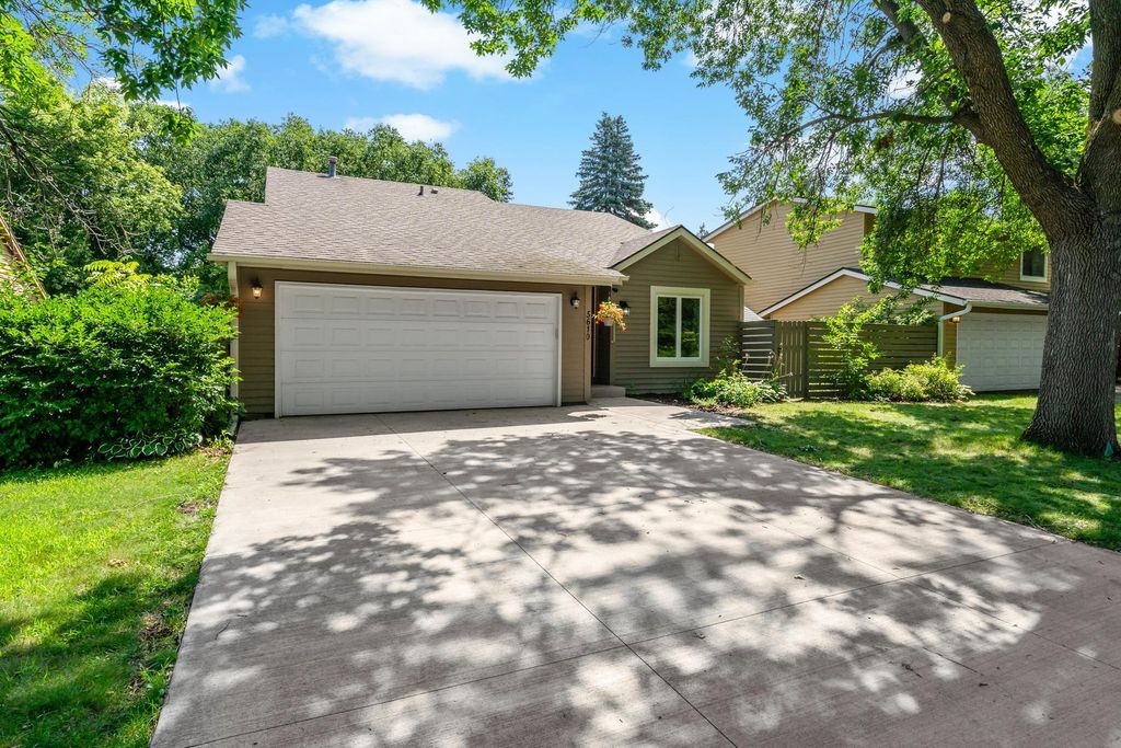 5610 Albert Street, Shoreview, MN 55126