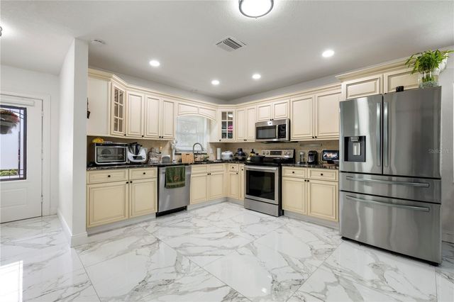 2811 W OHIO AVENUE, Tampa, FL 33607