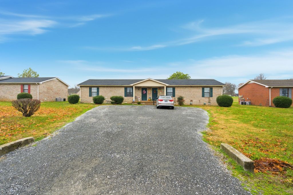 107 Gayla Ct, Portland, TN 37148