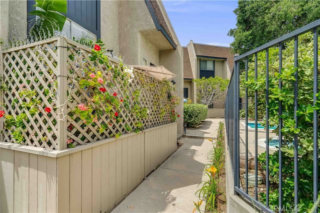 2710 Piedmont 23, Montrose, CA 91020