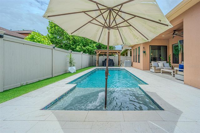 2616 MILFORD BERRY LANE, Tampa, FL 33618