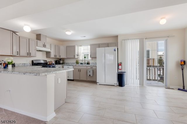 11 Alerica Ln 11, Franklin Twp., NJ 08873