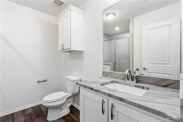 3221 N Hondo Avenue E, Mcallen, TX 78504