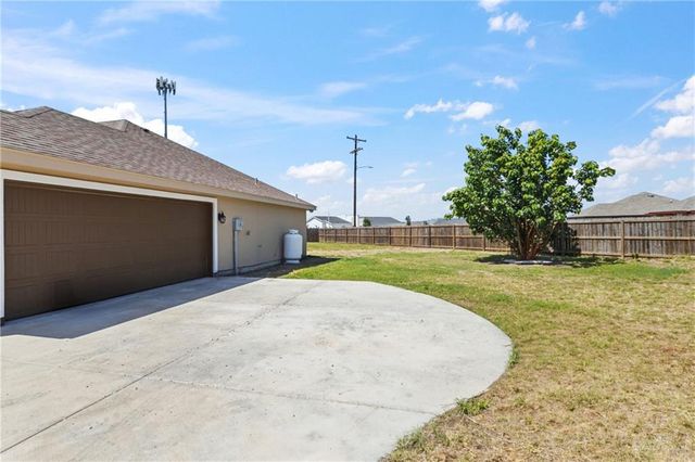 3221 N Hondo Avenue E, Mcallen, TX 78504
