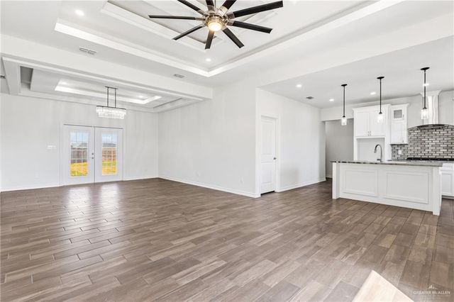 3221 N Hondo Avenue E, Mcallen, TX 78504