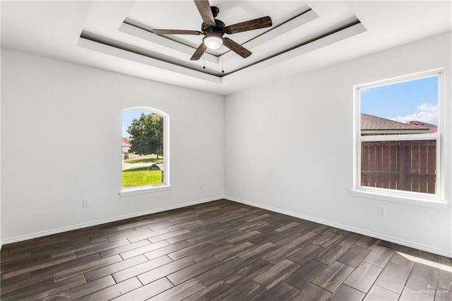 3221 N Hondo Avenue E, Mcallen, TX 78504