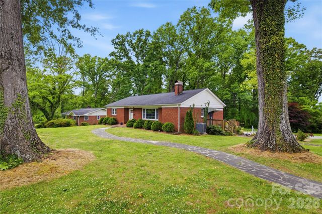 200 Falls Street, Morganton, NC 28655